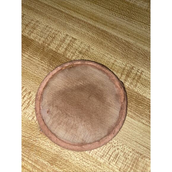 Vintage STRATTON Jeweled Gold Tone BILLIKEN FIGURE Powder Compact - Picture 7 of 8